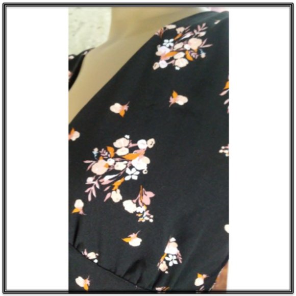 Women's Floral Print Short Sleeve Crepe Dress - Picture 5 of 9